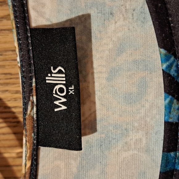 Wallis XL multicolored top 3/4 Sleeves European import from Roumania - Picture 3 of 4